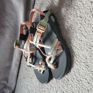 ZX/2 Classic Chaco Hiking Sandals, Blocboum Pear Color Scheme